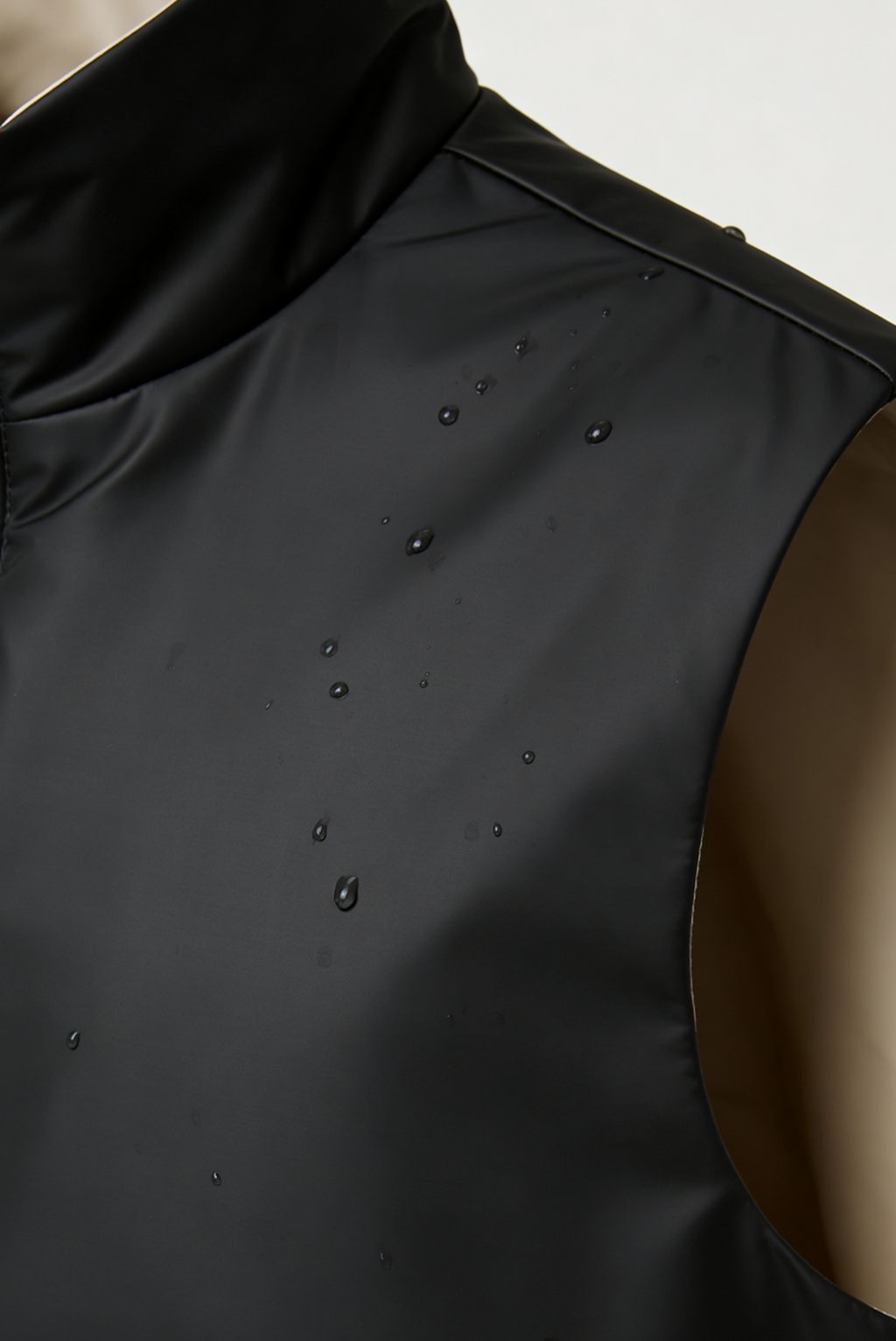 Black Engineered Gilet – Reversible Lightweight Tech Gilet